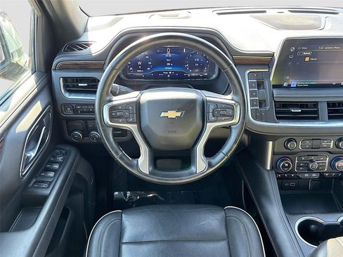 Used 2023 Chevrolet Suburban Premier image 22