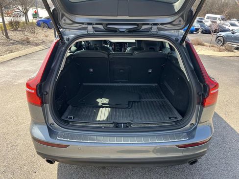 Used 2020 Volvo V60 T5 Momentum w/ Protection Package image 12
