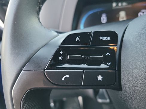 Certified 2025 Hyundai Elantra Sport w/ Cargo Package image 7