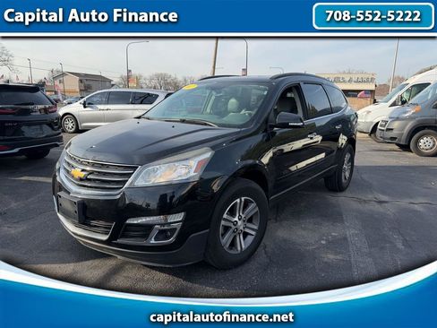 Used 2017 Chevrolet Traverse LT image 1