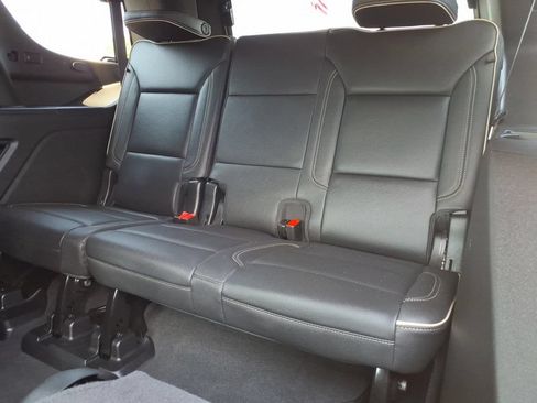 Used 2023 GMC Yukon SLT w/ SLT Premium Package AWD/4WD image 19