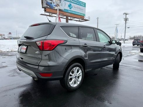 Used 2019 Ford Escape SE image 8