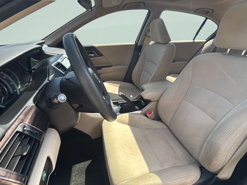Used 2016 Honda Accord EX image 24