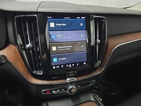 Used 2023 Volvo XC60 B5 Plus image 26