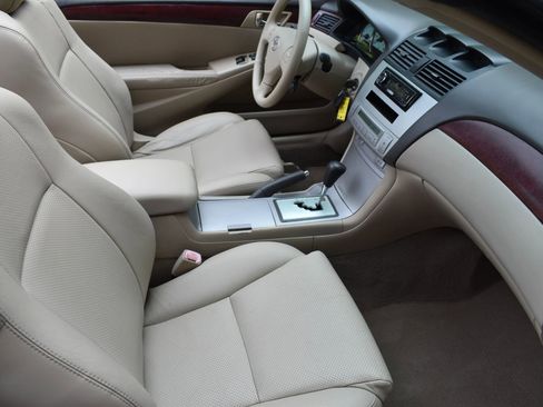 Used 2005 Toyota Solara SLE image 28