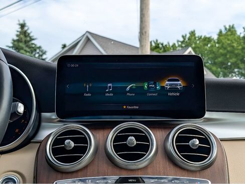Used 2019 Mercedes-Benz C 300 4MATIC Sedan image 23