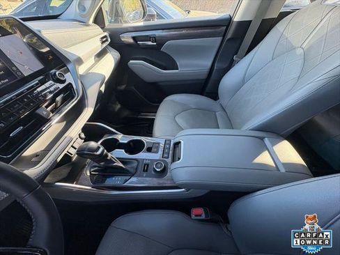 Certified 2021 Toyota Highlander Platinum AWD/4WD image 23