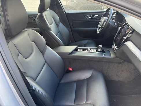 Certified 2025 Volvo S60 B5 Core image 37
