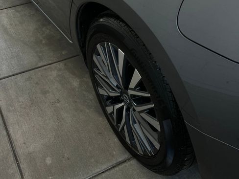 Used 2025 Nissan Altima 2.5 SV FWD image 31