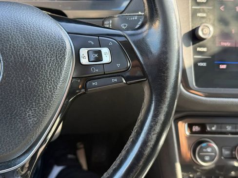 Used 2018 Volkswagen Tiguan SE AWD/4WD image 27
