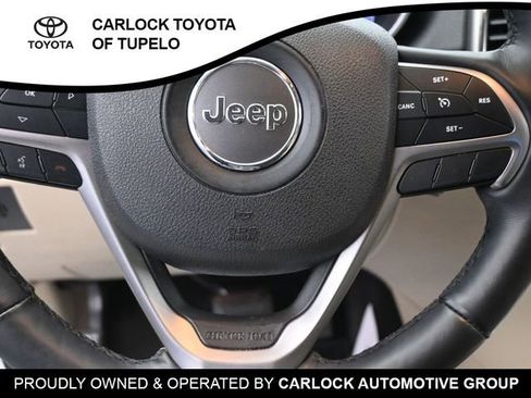 Used 2018 Jeep Grand Cherokee Limited image 17