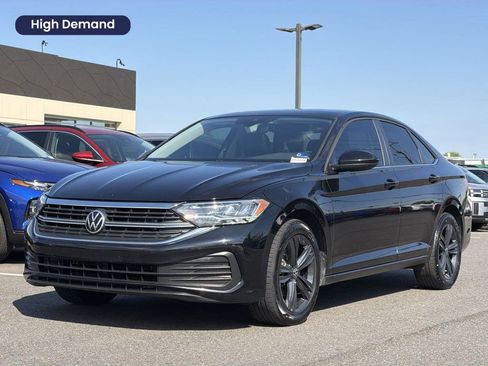 Used 2022 Volkswagen Jetta SE w/ Panoramic Sunroof Package FWD image 1