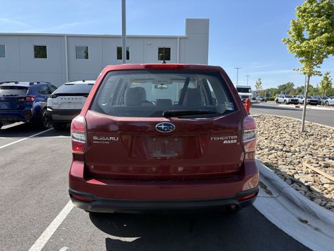 Used 2015 Subaru Forester 2.5i AWD/4WD image 4
