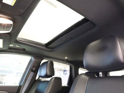 Used 2019 Jeep Grand Cherokee Altitude image 27