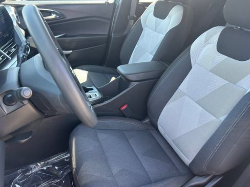 Used 2025 Chevrolet Trax LS FWD image 18