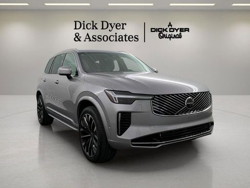 New 2026 Volvo XC90 B6 Plus w/ Protection Package Premier image 9