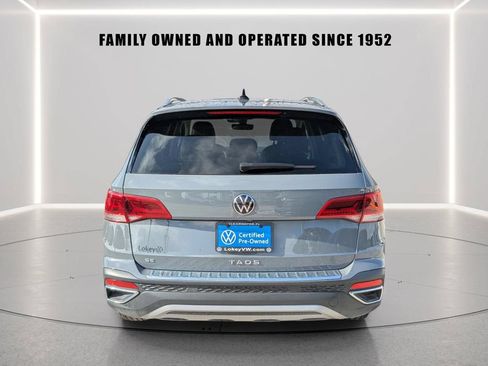Certified 2023 Volkswagen Taos SE w/ Black Wheel Package FWD image 5