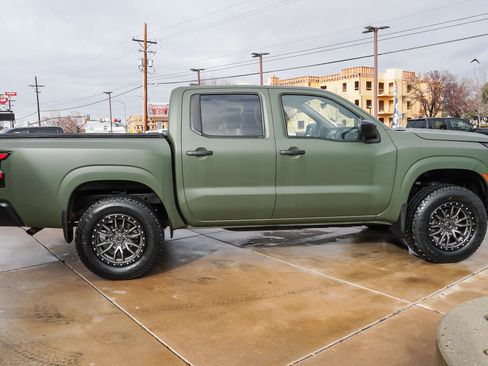 Used 2022 Nissan Frontier S w/ Technology Package image 9