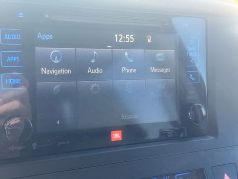 Certified 2017 Toyota Sienna Limited Premium image 28