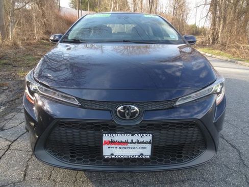 Used 2022 Toyota Corolla LE image 3