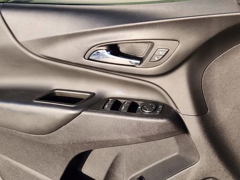 Used 2024 Chevrolet Equinox LT image 31