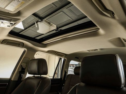 Used 2017 Lexus GX 460 image 4