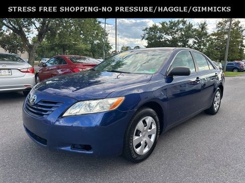 Used 2009 Toyota Camry LE image 1