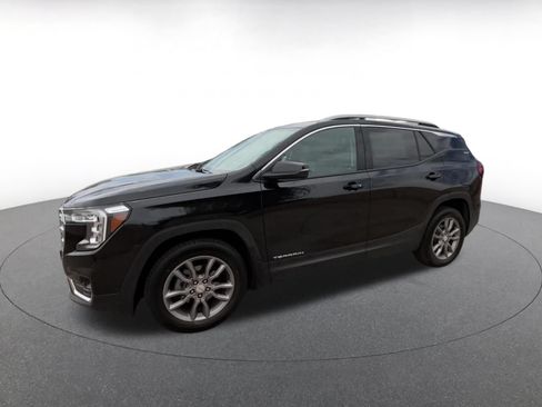 Used 2024 GMC Terrain SLT AWD/4WD image 6