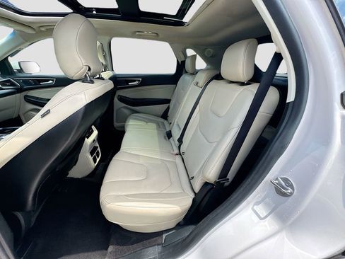 Used 2019 Ford Edge Titanium w/ Equipment Group 301A FWD image 27