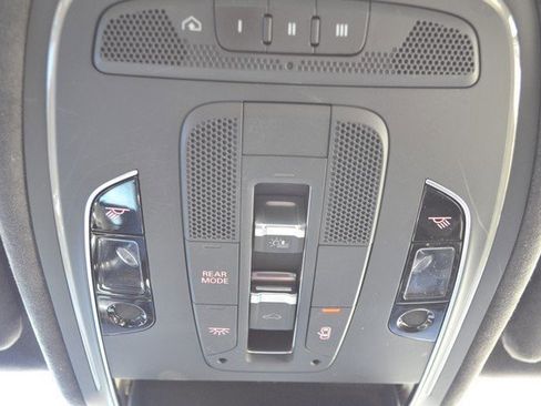 Used 2016 Audi A8 L 4.0T w/ Driver Assistance Package image 32