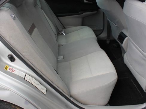 Used 2012 Toyota Camry LE image 16