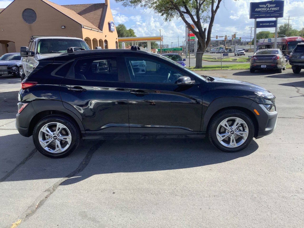 Used 2022 Hyundai Kona SEL AWD/4WD image 11