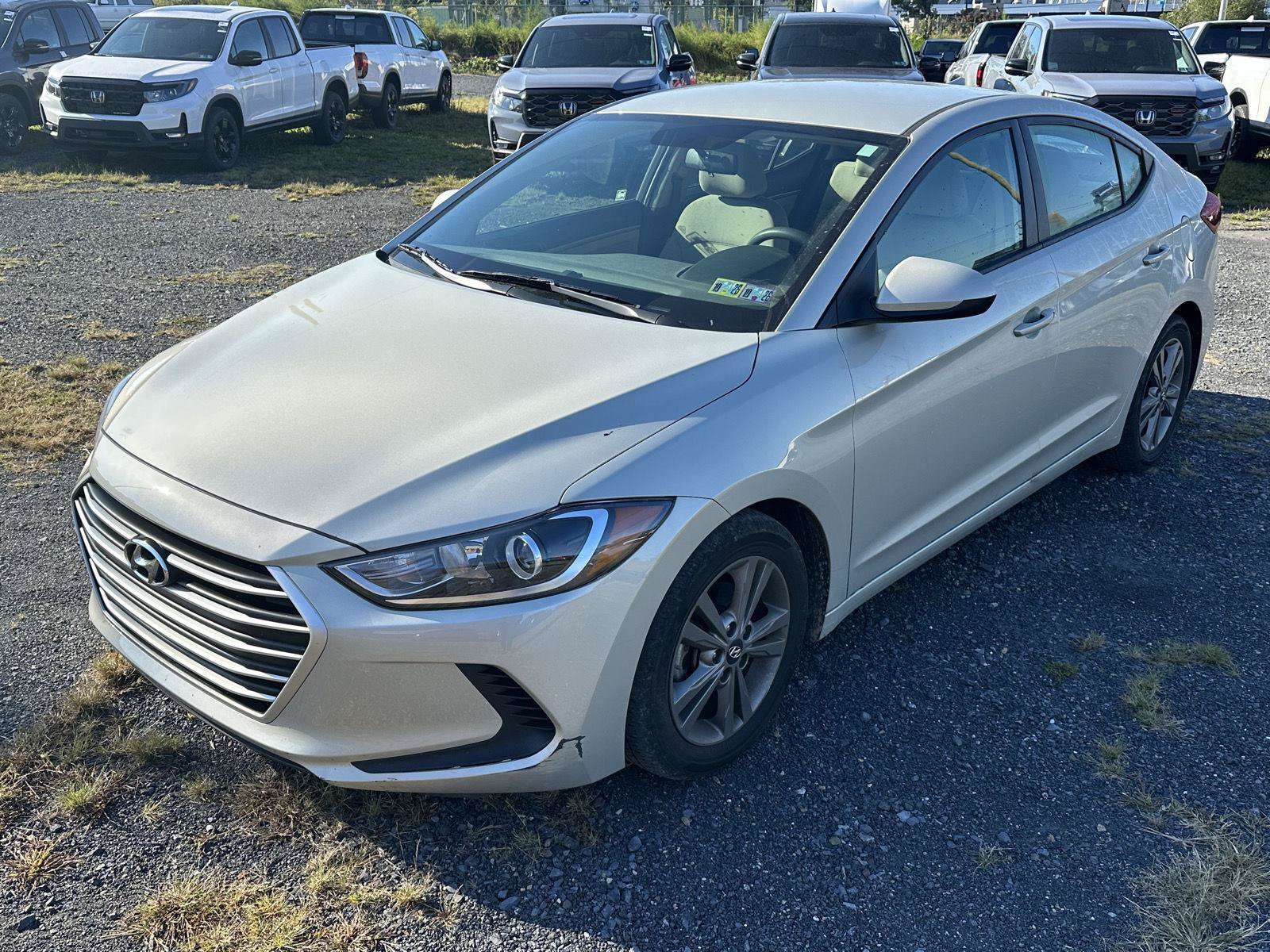 Used 2017 Hyundai Elantra SE FWD image 4