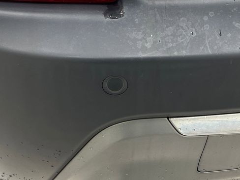 Used 2019 Jeep Cherokee Limited image 11