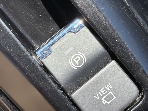 Used 2026 Subaru Forester Touring AWD/4WD image 30