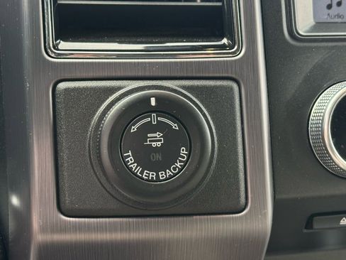 Used 2018 Ford Expedition Platinum image 36