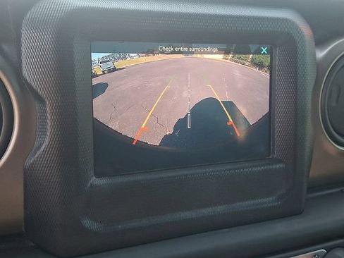 Used 2018 Jeep Wrangler Unlimited Sport S AWD/4WD image 18