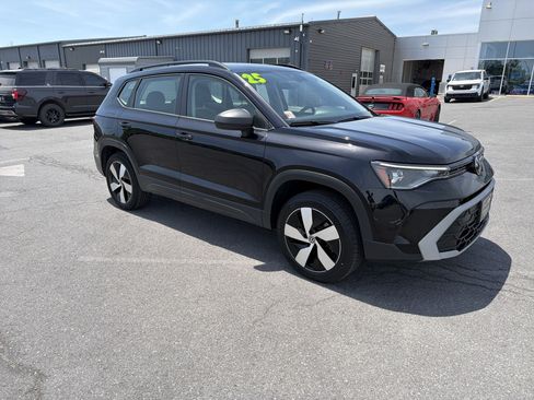 Used 2025 Volkswagen Taos S AWD/4WD image 1