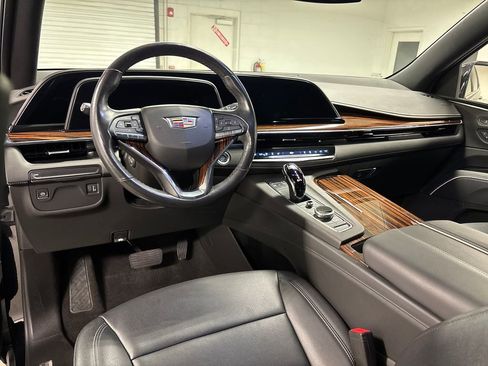 Used 2022 Cadillac Escalade Luxury RWD image 29