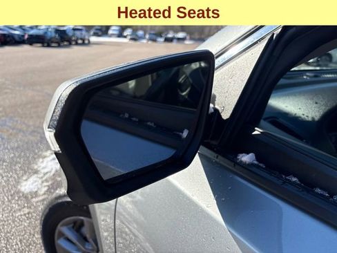 Used 2024 GMC Terrain SLT image 8