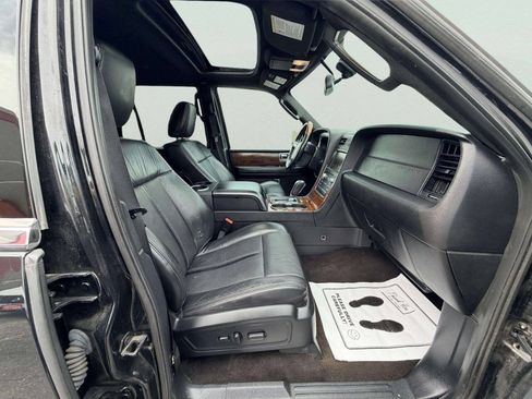 Used 2015 Lincoln Navigator 4WD image 37