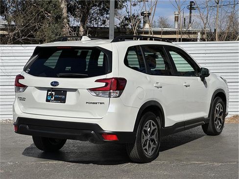 Used 2023 Subaru Forester Premium image 10