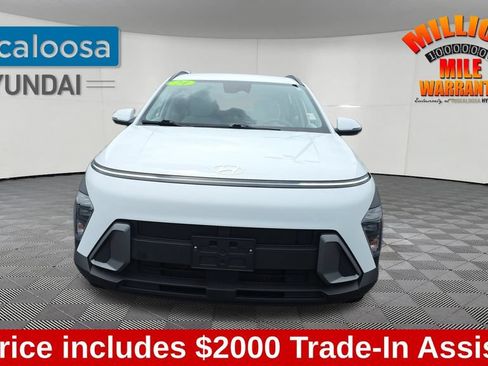 Used 2024 Hyundai Kona SEL w/ Convenience Package AWD/4WD image 2