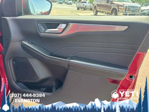 Used 2022 Ford Escape Titanium AWD/4WD image 12