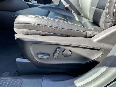 Used 2022 Ford Escape SEL image 11