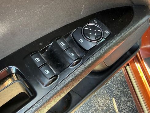 Used 2016 Ford Fusion SE FWD image 16