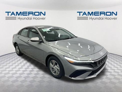 New 2026 Hyundai Elantra SE w/ Cargo Package image 7