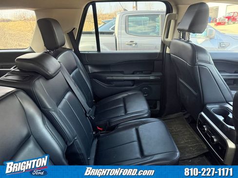 Used 2023 Ford Expedition XLT image 9