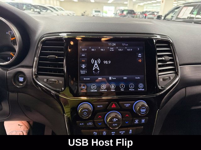 Used 2020 Jeep Grand Cherokee Altitude AWD/4WD image 18