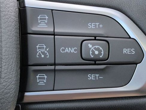 New 2026 Jeep Compass Trailhawk w/ Sun, Sound & Navigation Group AWD/4WD image 21